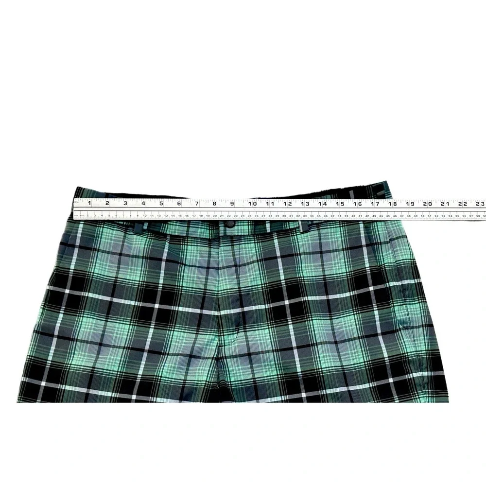 Nike Golf Shorts Mens Size 36 Green Black Plaid Tour Performance 509182-338‎